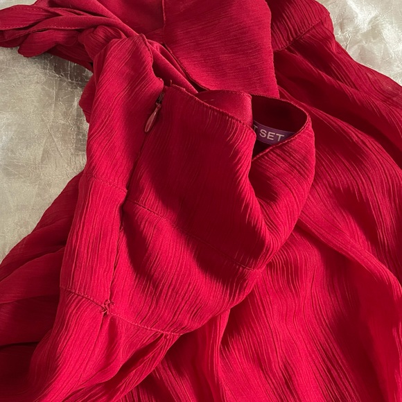 Smart Set red flowy dress - Picture 9 of 12